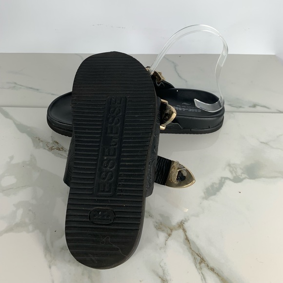 ESSEUTESSE black gold tone buckle strap sandals - Picture 4 of 4